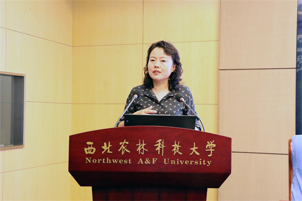 赵敏娟校长讲话.jpg